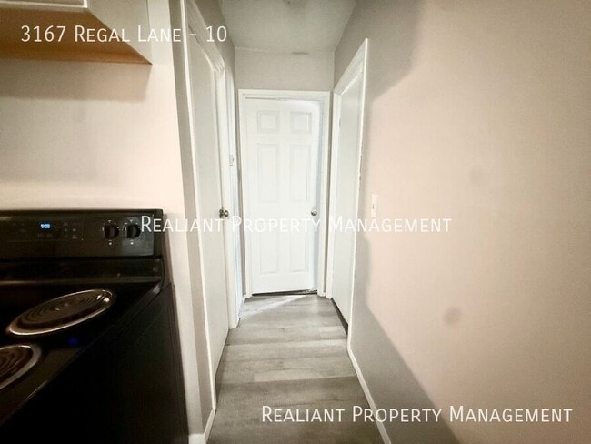 Building Photo - 3167 Regal Ln