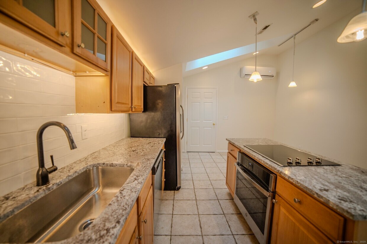 Foto principal - 107 W Main St