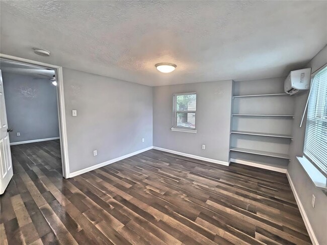 Foto del edificio - 4311 Harrisburg Blvd