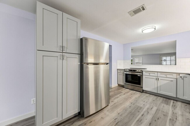 Foto del edificio - Adorable Newly Renovated 3/2 on Amelia Isl...