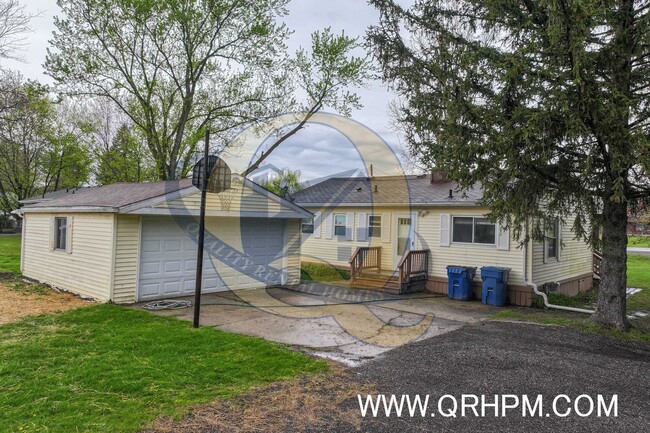 Foto del edificio - Available Now! Lake Fenton Schools!