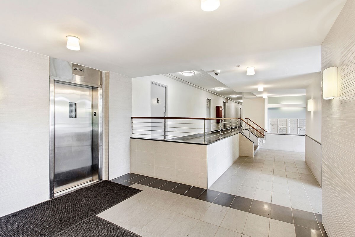 Building Photo - 875 Boynton Ave