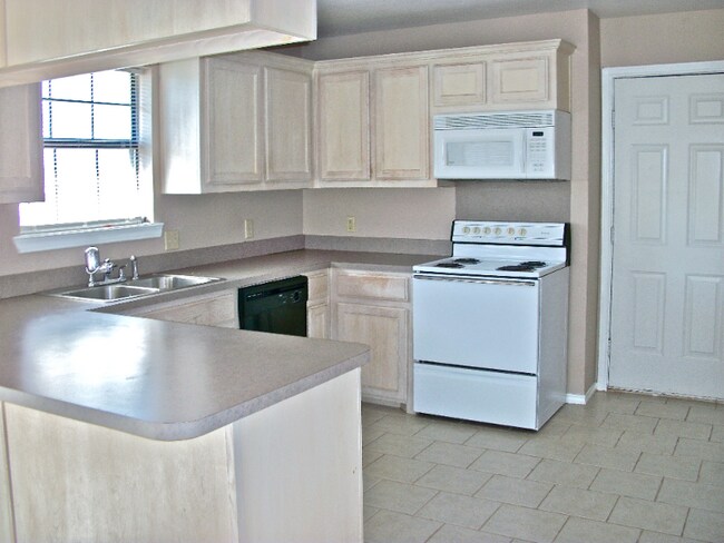 Building Photo - 105 Henson Ct