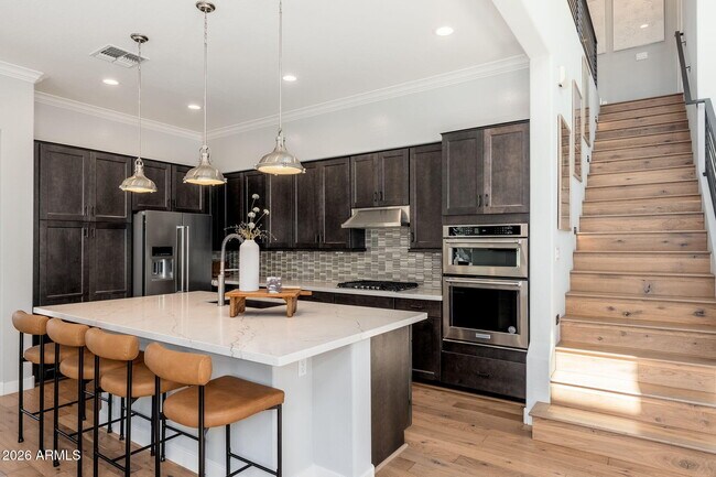 Building Photo - 1555 E Ocotillo Rd