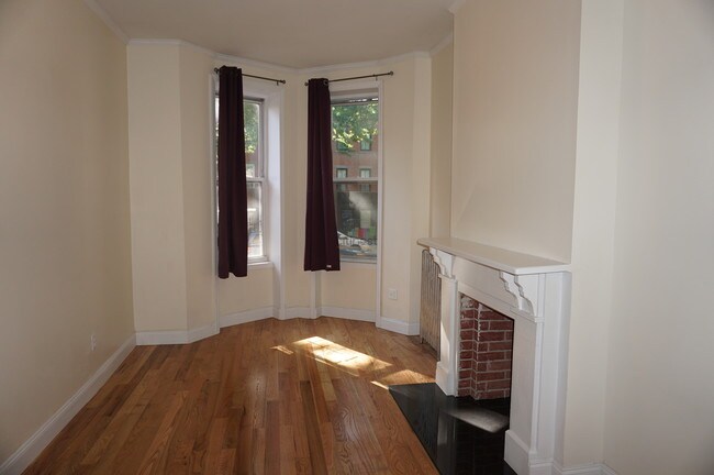 Building Photo - 1207 8th Ave