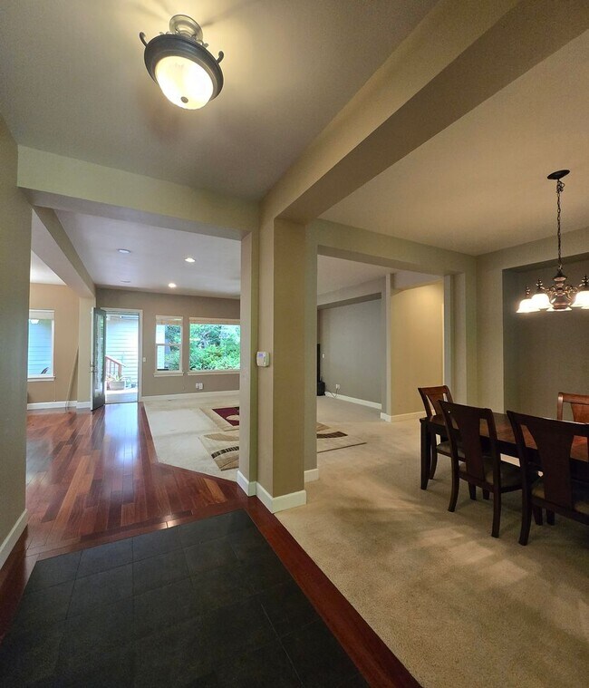 Foto del edificio - 2 Bed, 2 Bath with Den and Detached Casita For Rent in Port Ludlow!