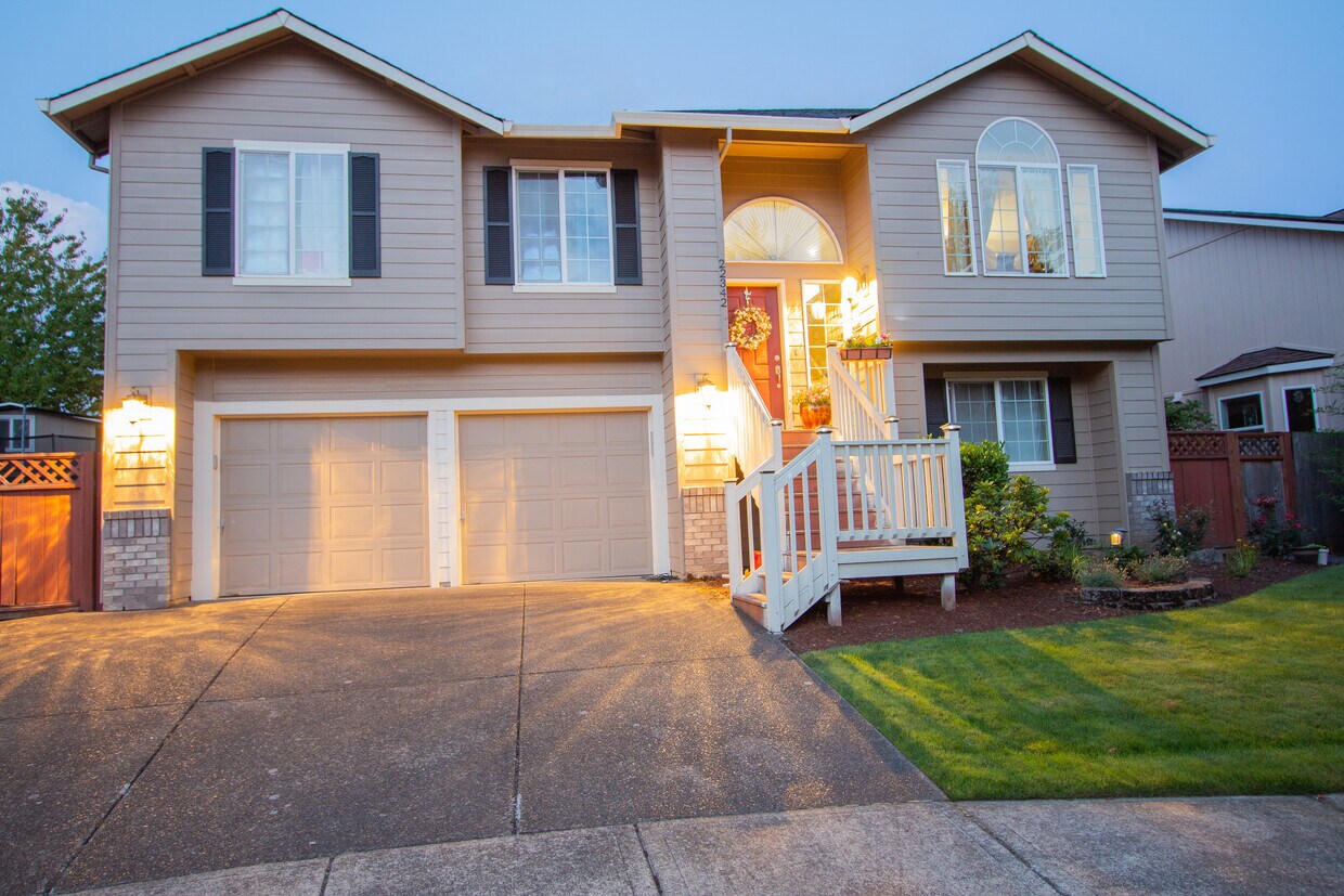 Primary Photo - 22342 SW Saxon Pl
