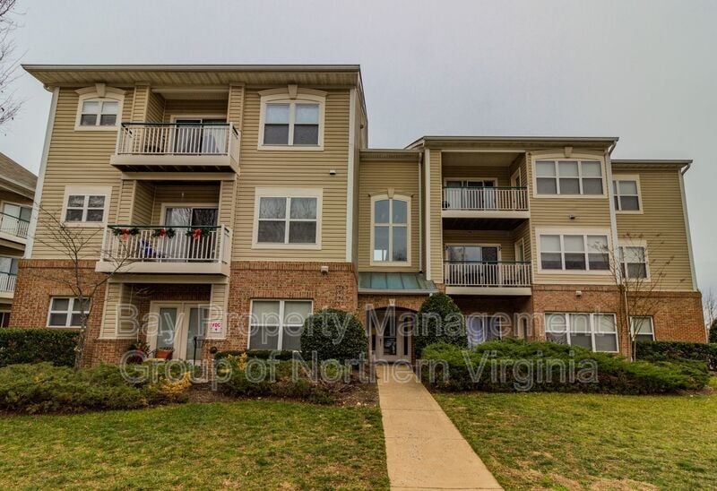 Primary Photo - 6569 Grange Ln
