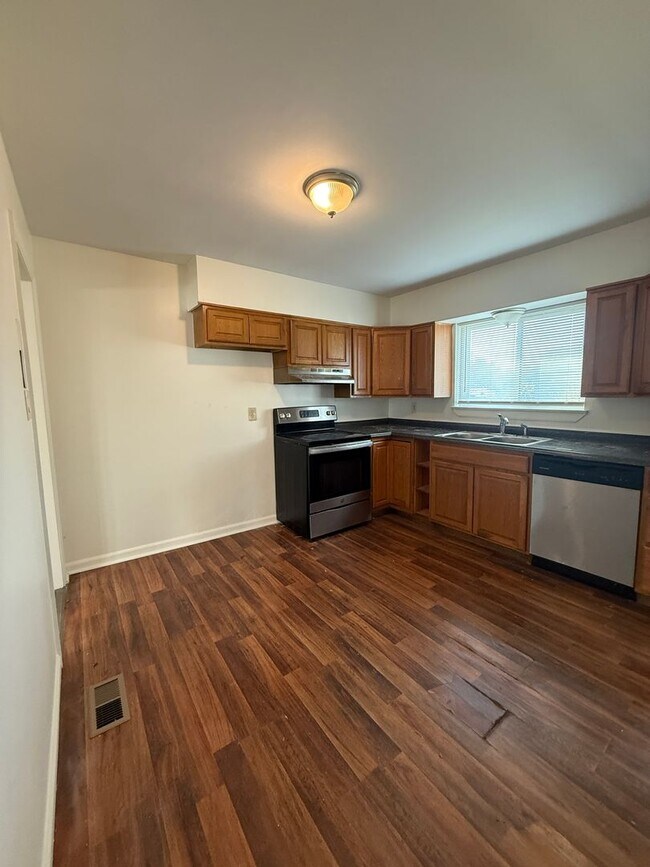 Foto del edificio - 4 Bedroom / 2 Bath Home