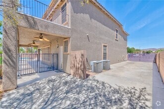 Building Photo - 201 Palmarosa St