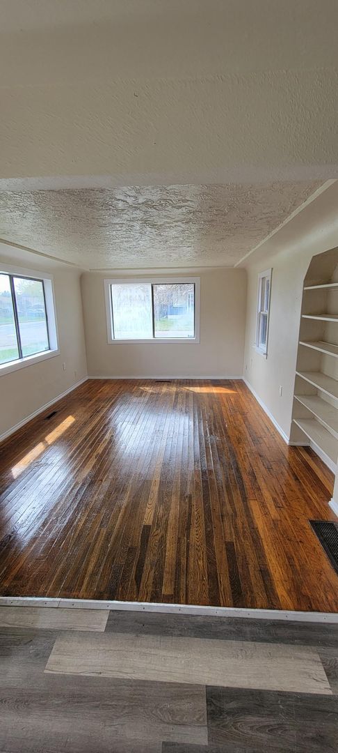 Building Photo - Northeast Spokane 3 bed 2 bath
