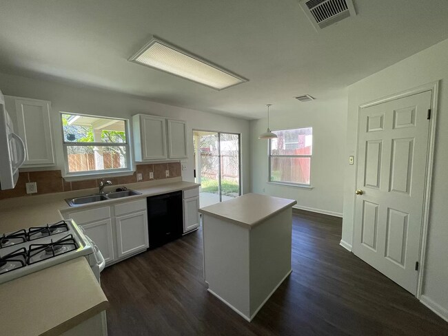 Foto del edificio - 224 San Felipe Dr