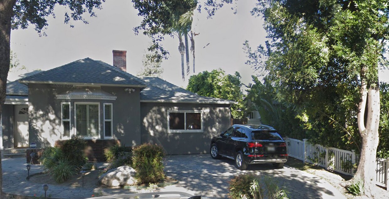 Front of House - 4439 Auckland Ave