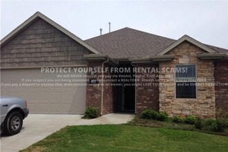 Building Photo - 2852 W Millstone Dr