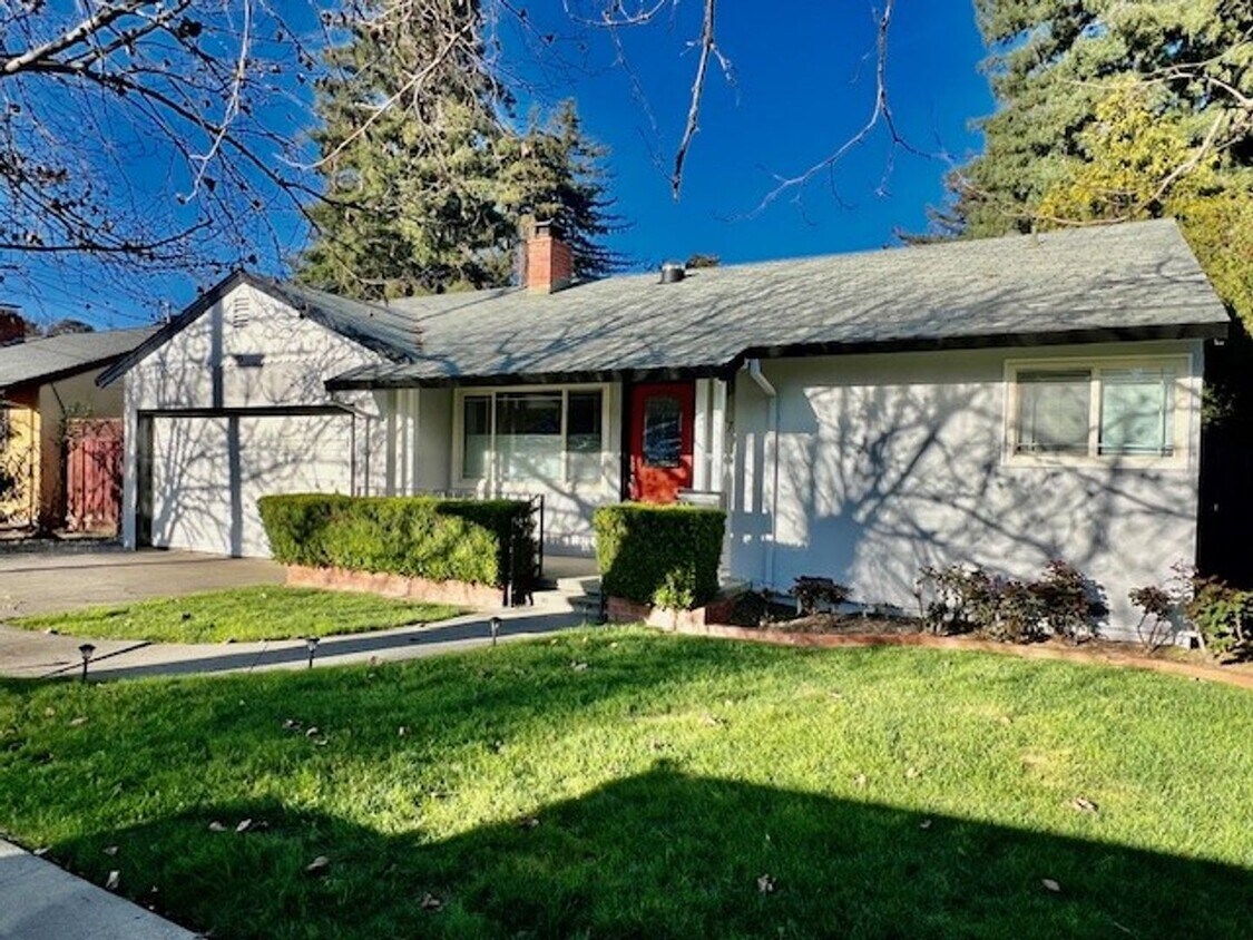 Primary Photo - Charming Three Bedroom South Napa Home
