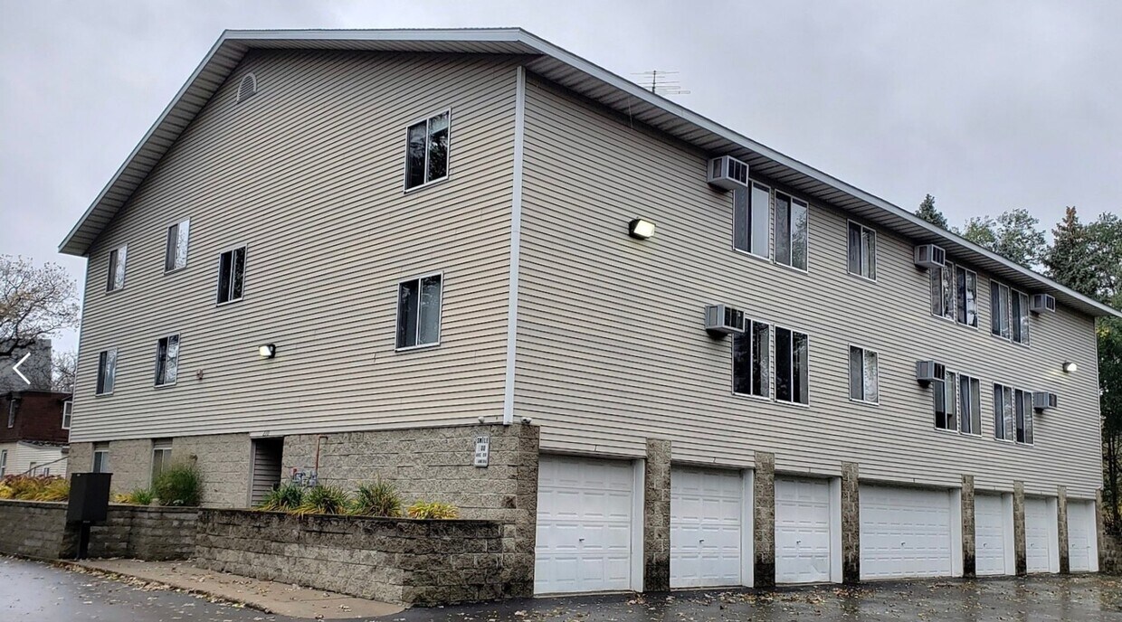 Primary Photo - One Bedroom Apartment, Great NE St. Cloud ...