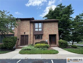 Building Photo - 355 Willowbrook Dr