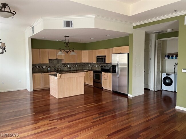 Foto del edificio - 2405 W Serene Ave