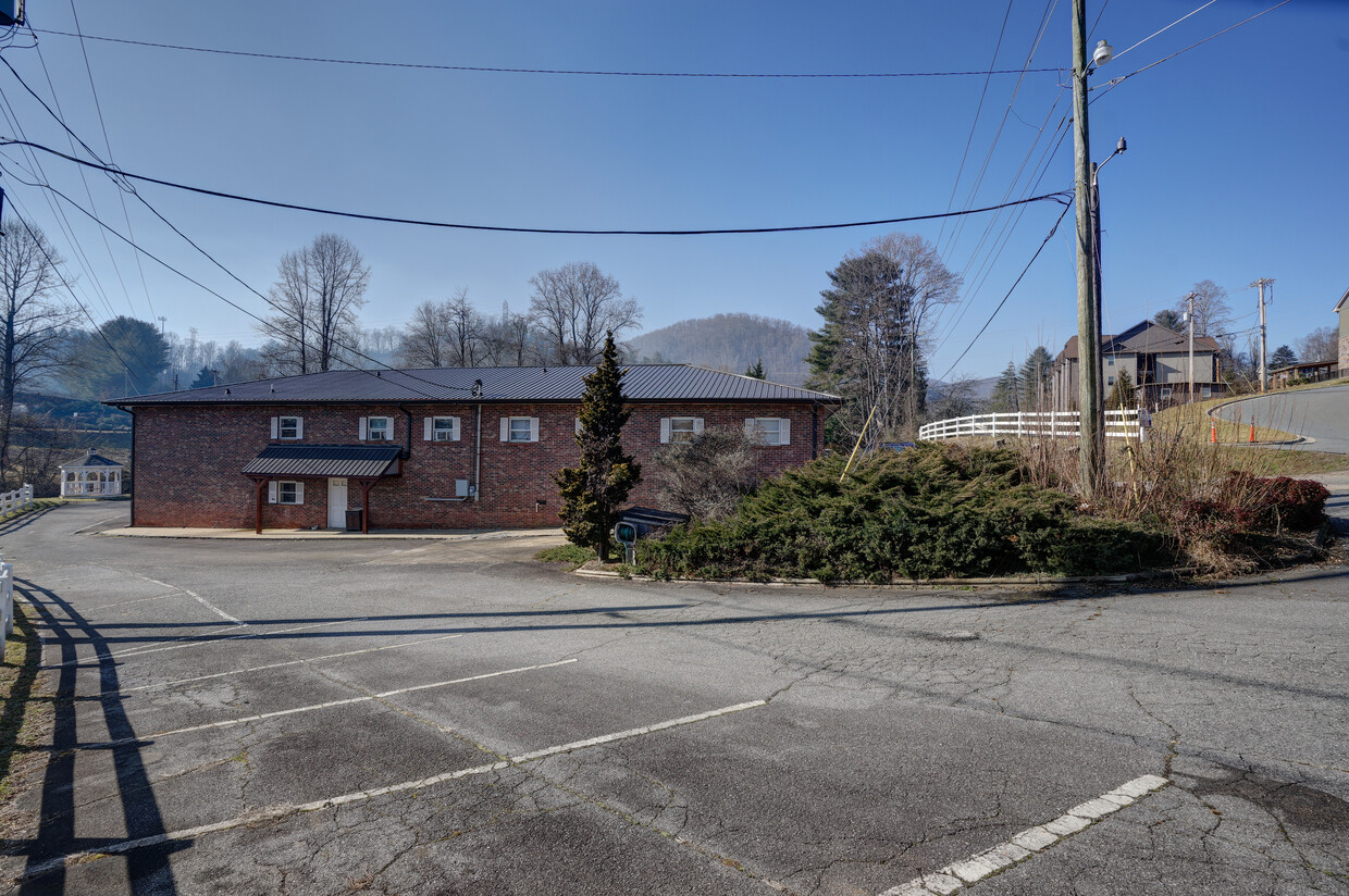 Foto principal - 71 Blackhawk Rd