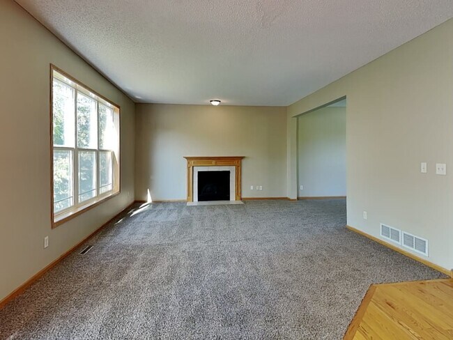 Building Photo - 828 Bridle Creek Dr