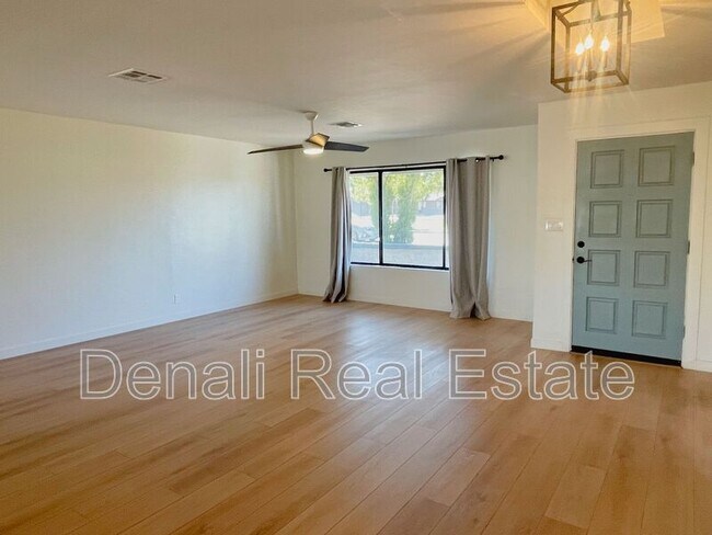 Foto del edificio - 1211 S Barkley