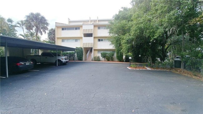 Building Photo - 718 Tarpon St