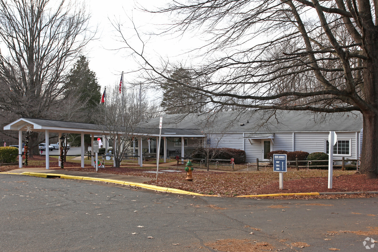 Foto del edificio - Country Village Apartments