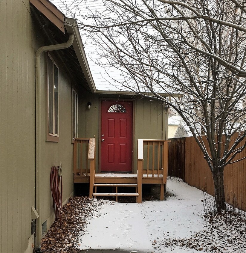 Primary Photo - l1633