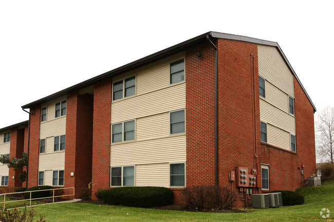 Building Photo - Gainesway Village Apartments