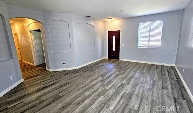 Foto del edificio - 17371 Redmaple St