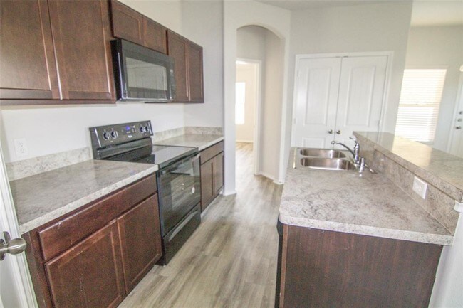 Building Photo - 1009 Rice Dr