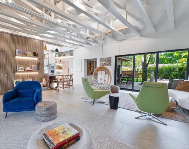 Foto del edificio - 105 NW 92nd St