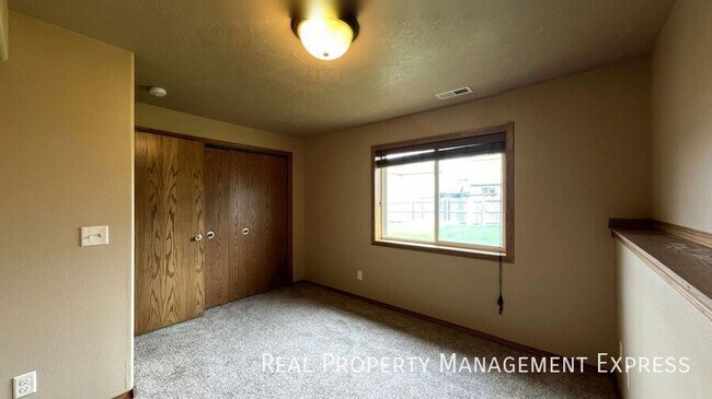 Foto del edificio - 2508 N Aidan Ave