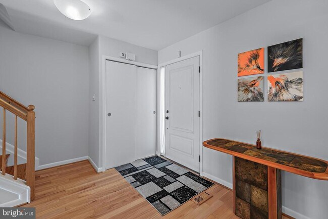 Foto del edificio - 7261 Dockside Ln