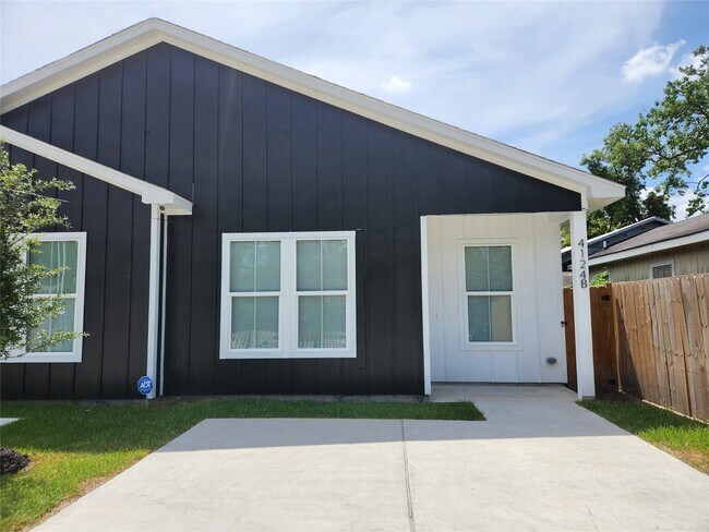 Foto del edificio - 4124 Vaughn St