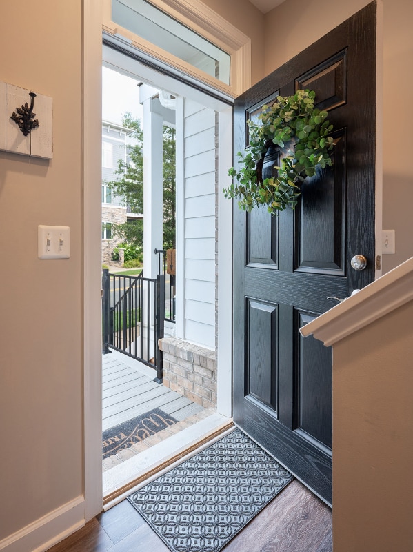 Foto del edificio - 1054 Old Trail Dr