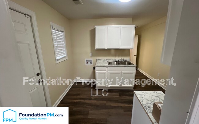 Foto del edificio - 2148 Stovall Ave