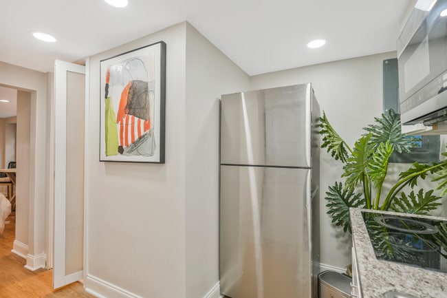 Foto del edificio - 325 Winslow Rd