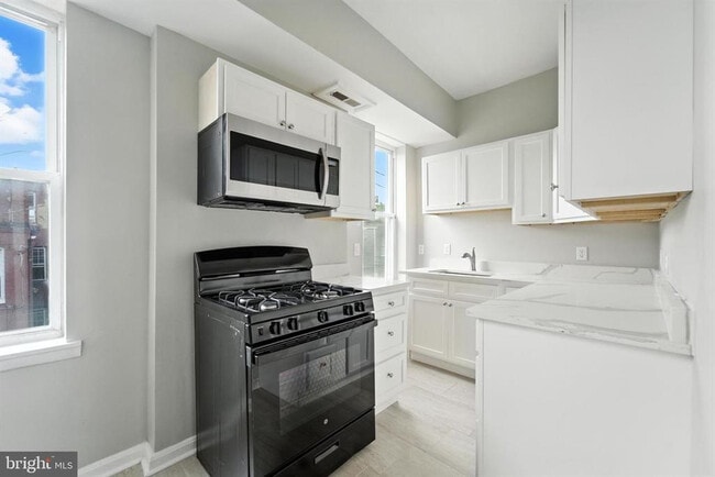 Building Photo - 2100 Homewood Ave