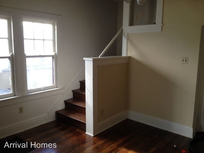 Building Photo - 55 E Maplewood Ave