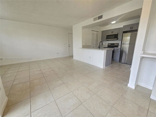 Building Photo - 1247 SW 46th Ave