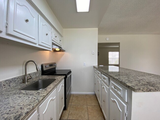 Building Photo - Move-In Special - $500 CREDIT! One Bedroom...