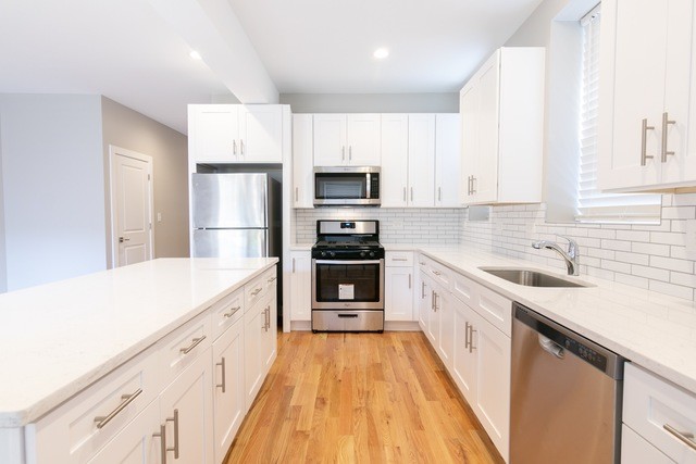 Building Photo - 5426 S Ingleside Ave