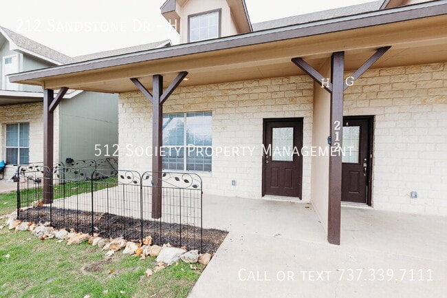 Foto del edificio - 212 Sandstone Dr