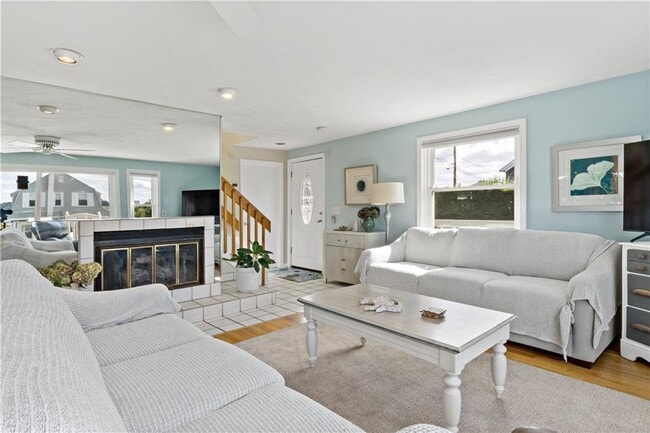 Building Photo - 18 Warren Ave