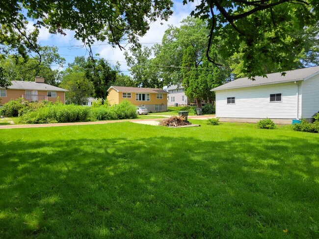 Building Photo - 2509 Tremont St