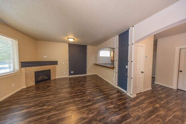 Foto del edificio - Three bedroom home in Hazel Dell - built i...