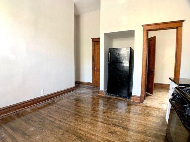 Building Photo - 2500 S Millard Ave