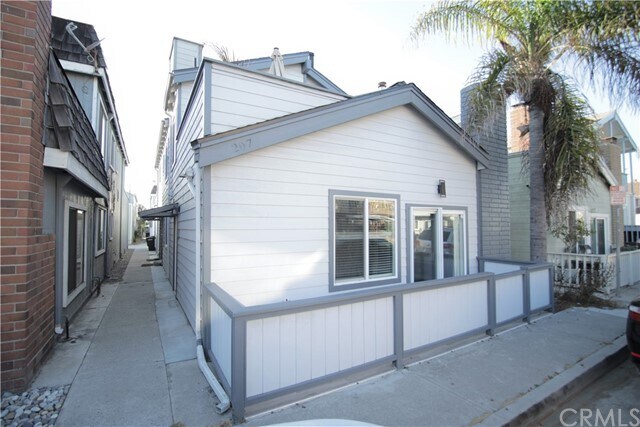 Building Photo - 207 Lugonia St