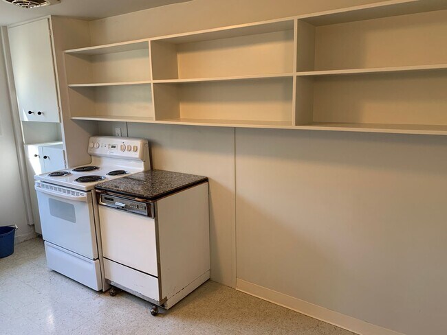 Building Photo - Private Forested Basement Unit
